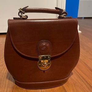 Brown vintage Pristine handbag/crossbody bag. Measuring: 9L X 10W. Real leather.